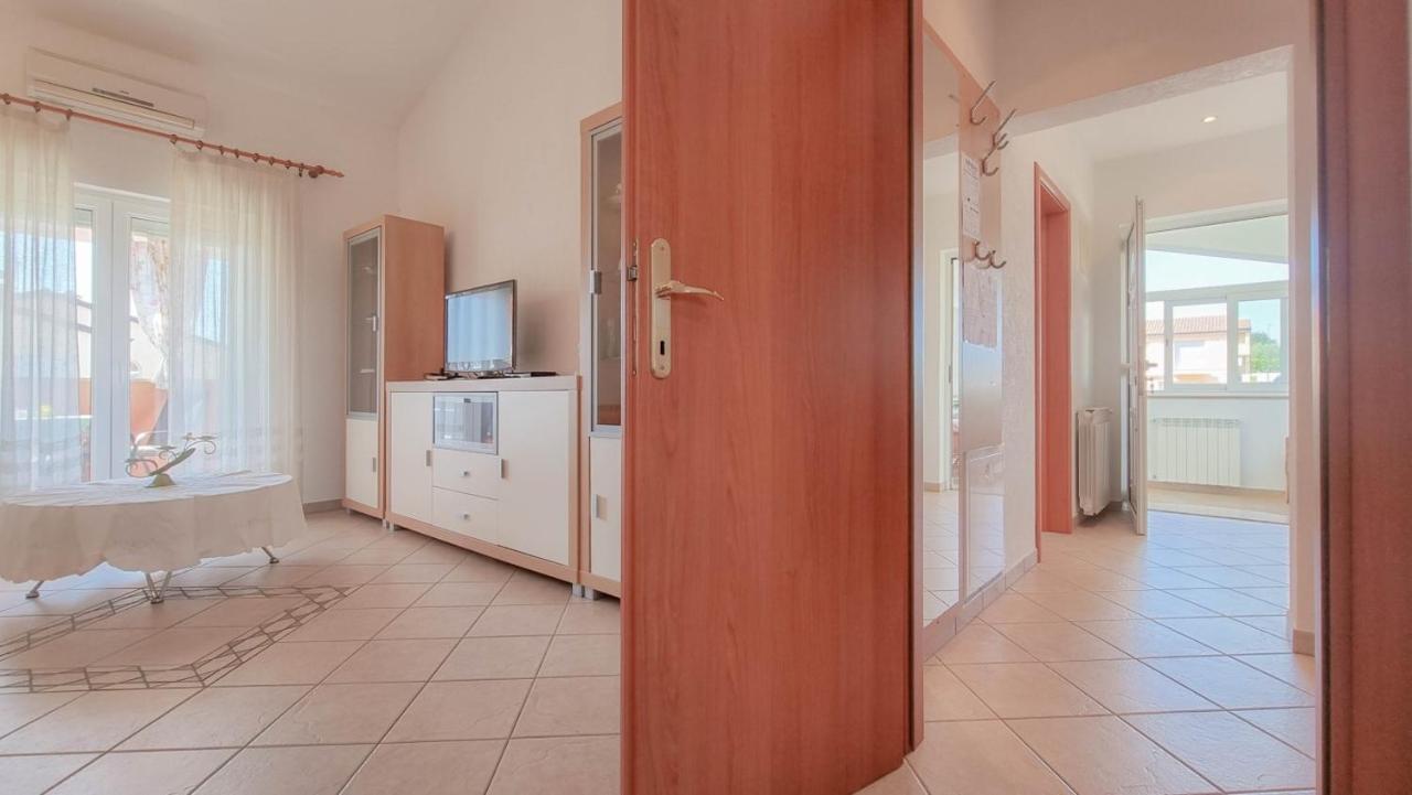 Stelia Apartment Новиград Екстериор снимка