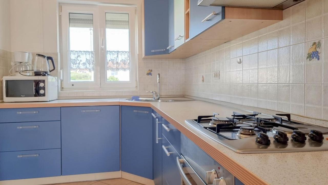 Stelia Apartment Новиград Екстериор снимка