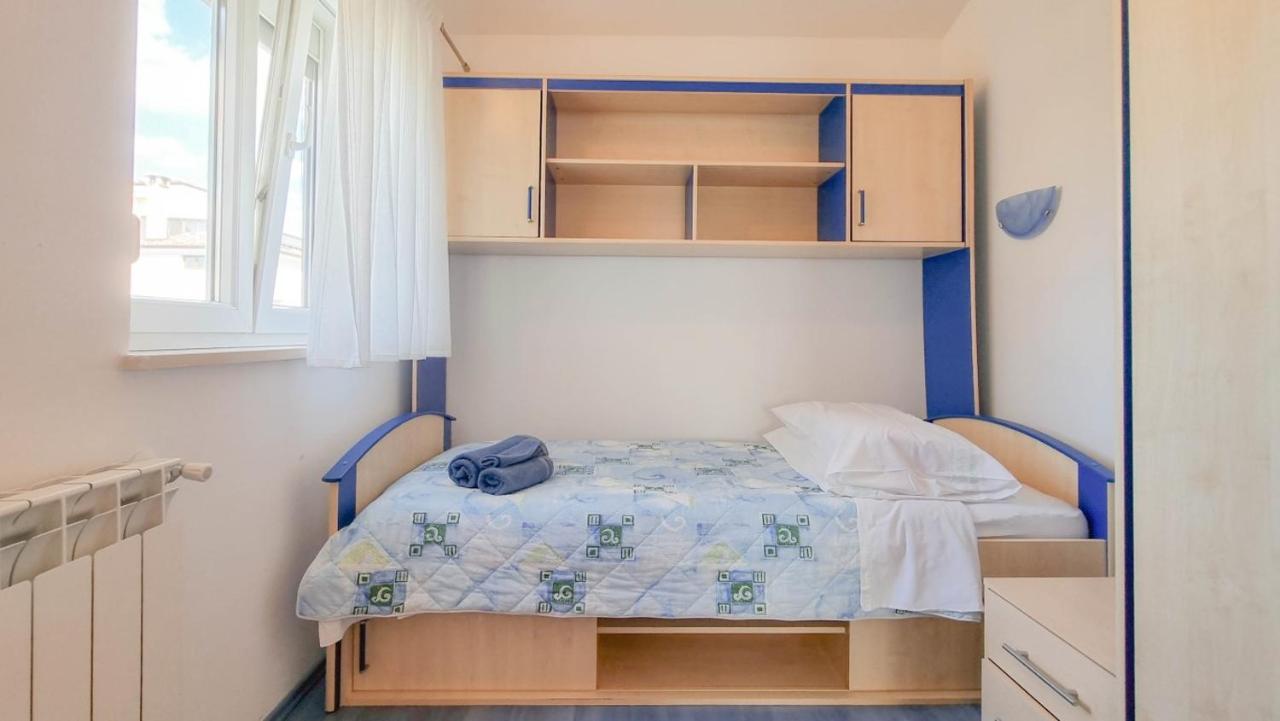Stelia Apartment Новиград Екстериор снимка