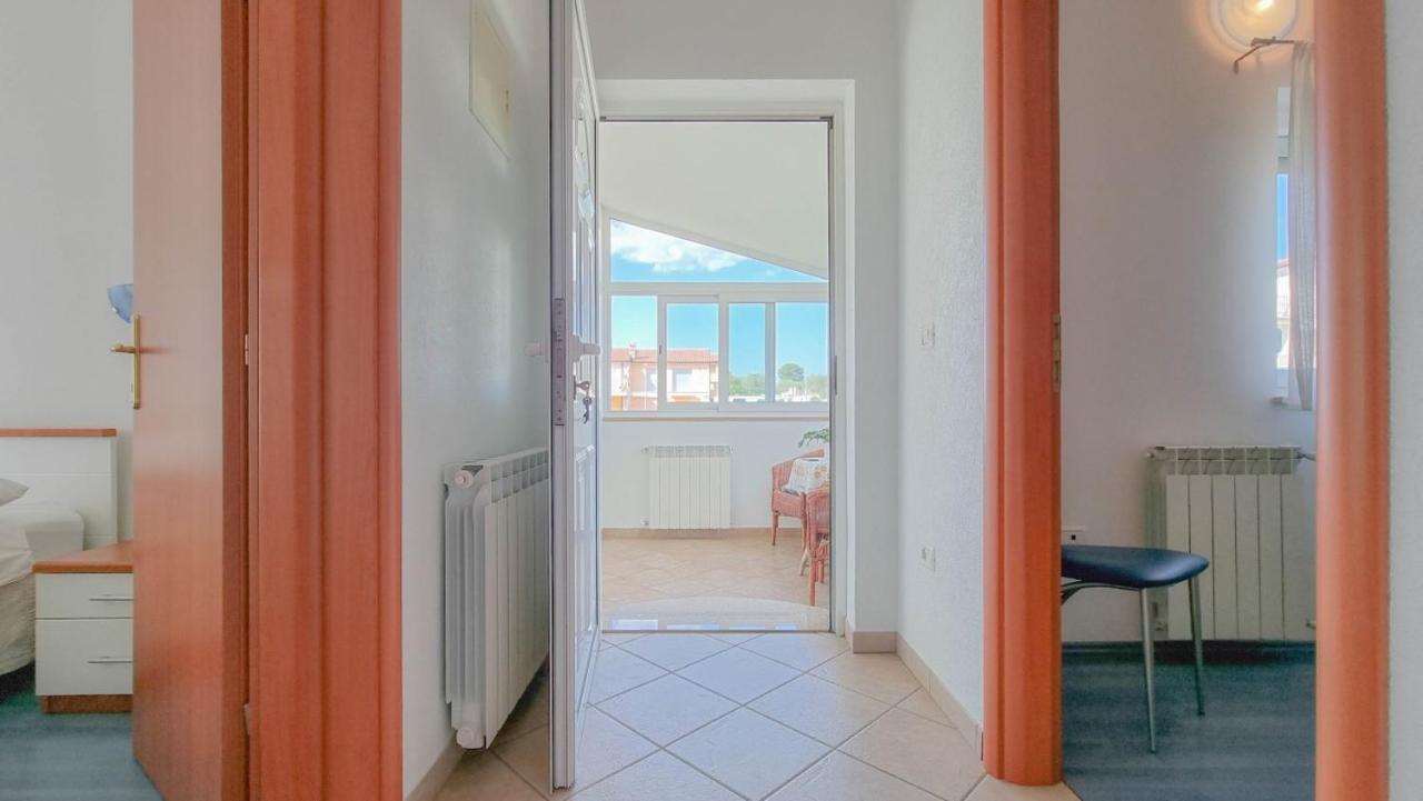 Stelia Apartment Новиград Екстериор снимка