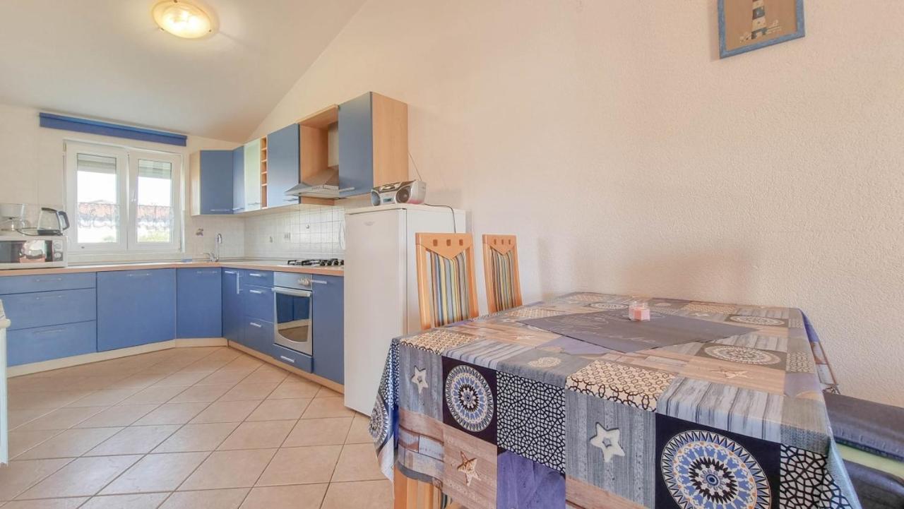Stelia Apartment Новиград Екстериор снимка