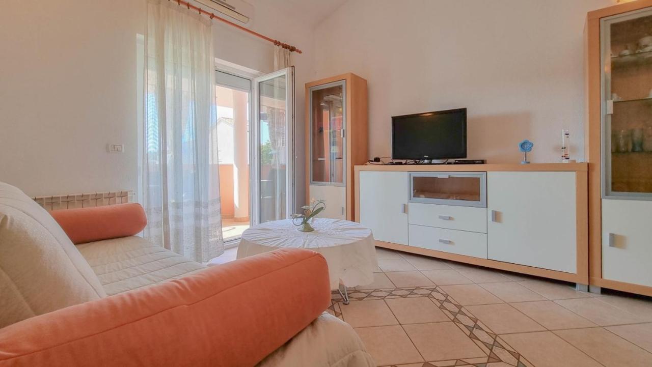 Stelia Apartment Новиград Екстериор снимка
