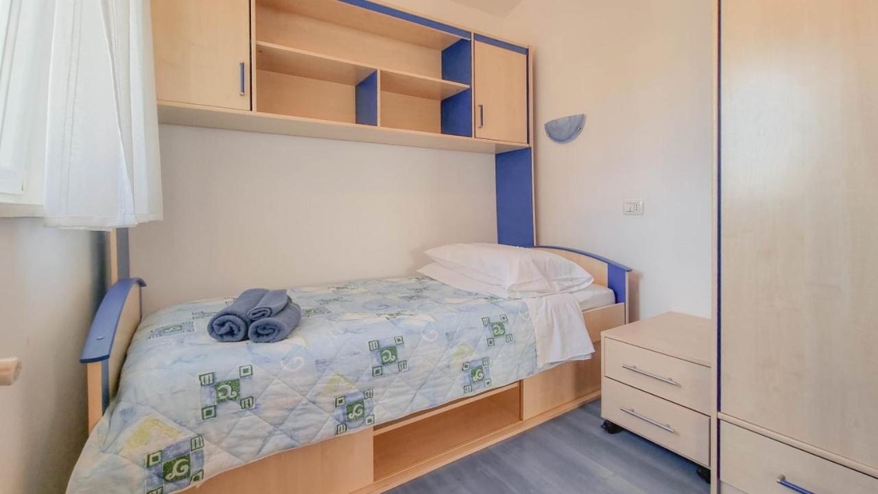 Stelia Apartment Новиград Екстериор снимка